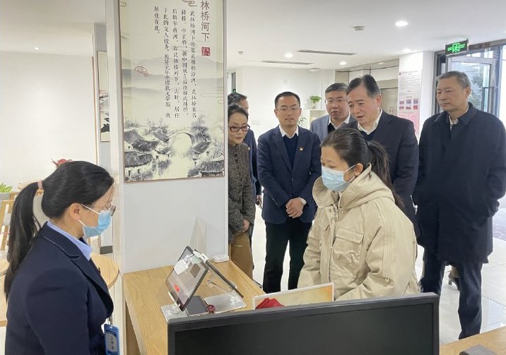 浙江省人大常委会副主任刘忻调研手语姐姐智能翻译平台